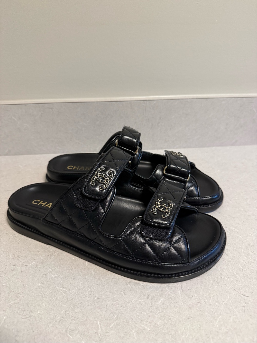 Auth Preowned CHANEL Black Lambskin Leather Backless Dad Sandals, size 38.5